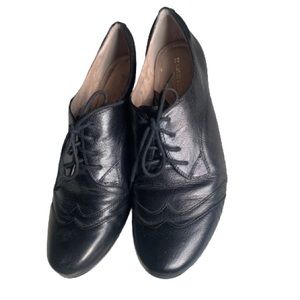 Women’s black Oxford style shoes size 9M